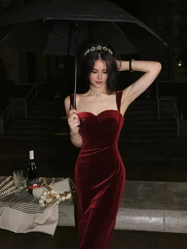 Wholesale Gorgeous Mermaid Straps Burgundy Velvet Evening Dress Prom Dresses Birthday Outfits formal wear dresses